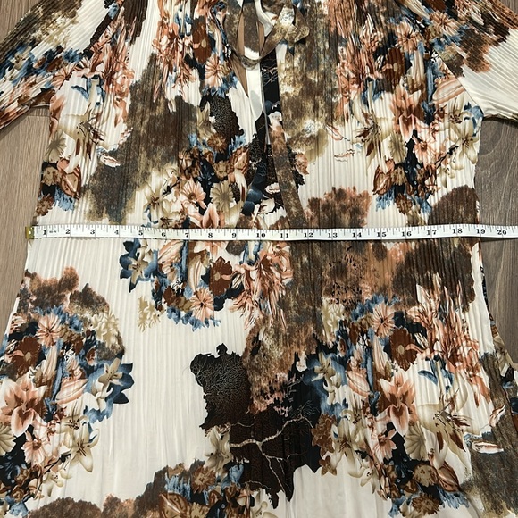 Floral long sleeve dress - Picture 5 of 10